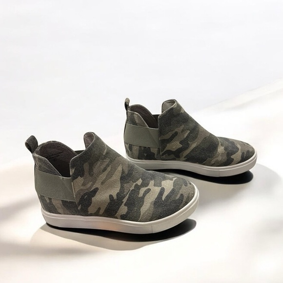 SODA Flat Women Chelsea Shoes Slip On Green Camo 8 - Picture 8 of 10